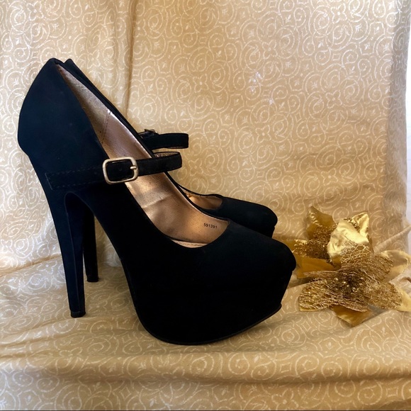 Charlotte Russe Shoes - 🖤Black High Heels🖤